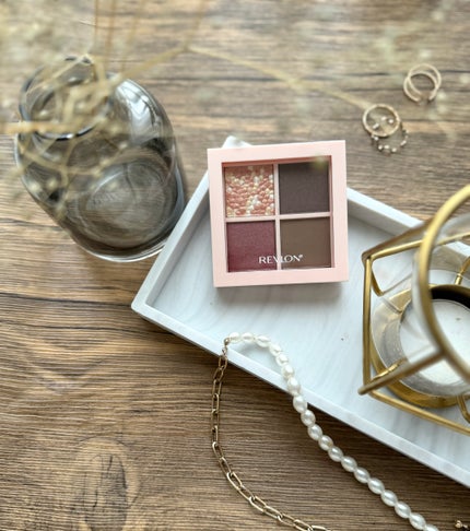 レブロン ダズル アイシャドウ クアッド/REVLON/アイシャドウパレットを使ったクチコミ(4枚目)