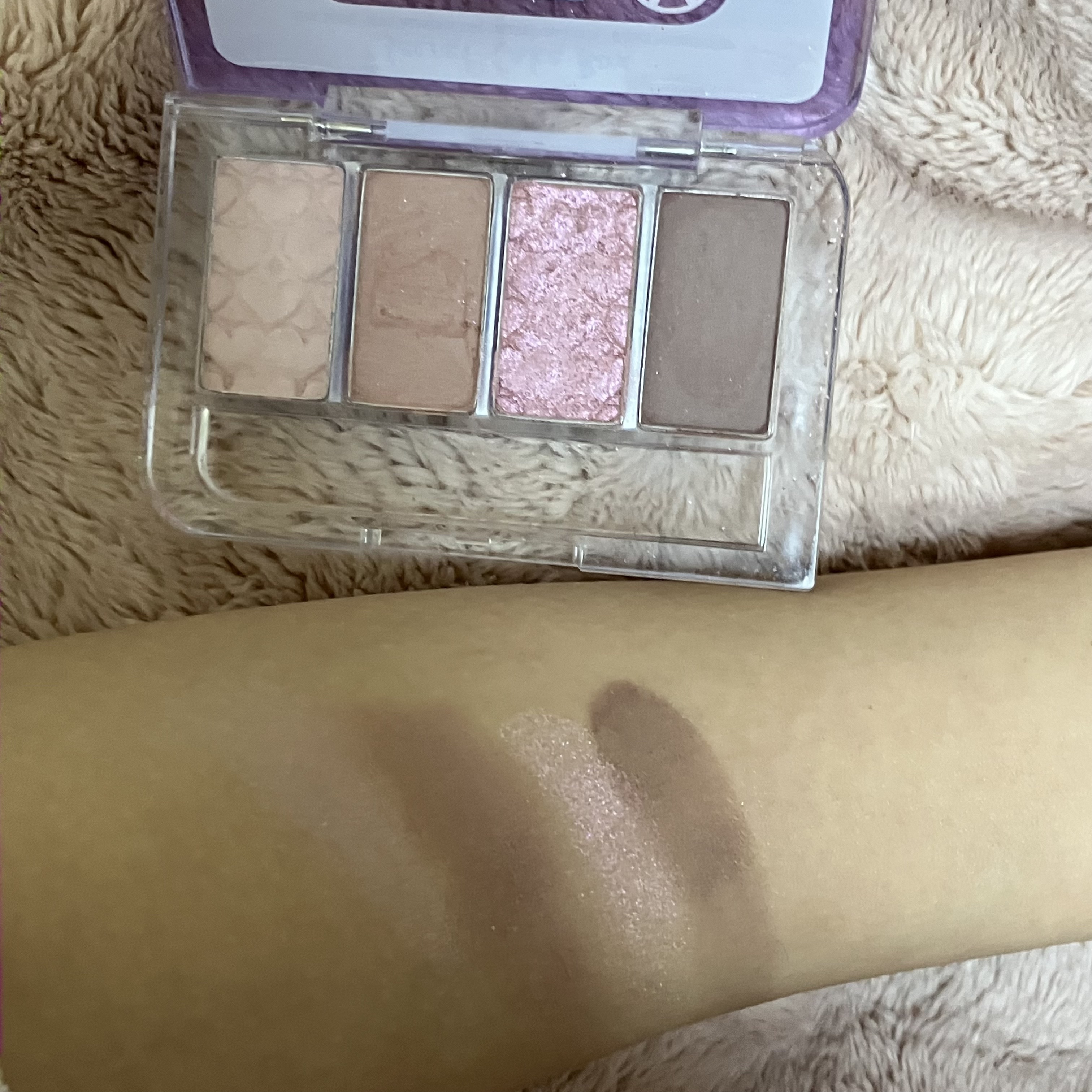 グロッシーリッチ アイズ N/Visée/アイシャドウパレットを使ったクチコミ（3枚目）