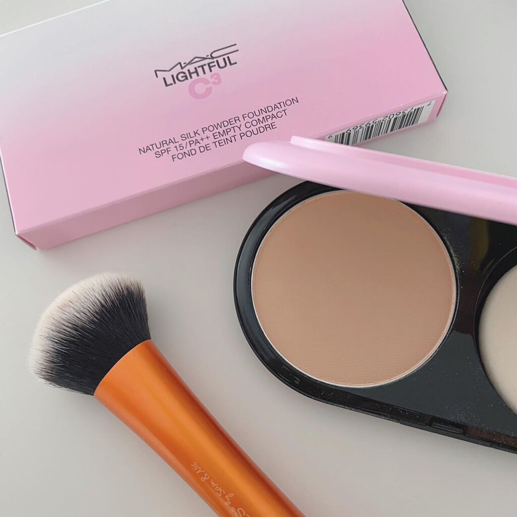 ライトフル C３ ナチュラル シルク パウダーファンデーション/M・A・C/パウダーファンデーションを使ったクチコミ（3枚目）