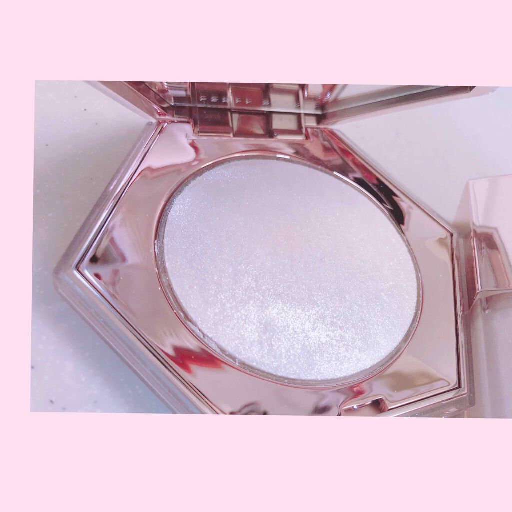DIAMOND BOMB/FENTY BEAUTY BY RIHANNA/パウダーハイライトを使ったクチコミ（1枚目）