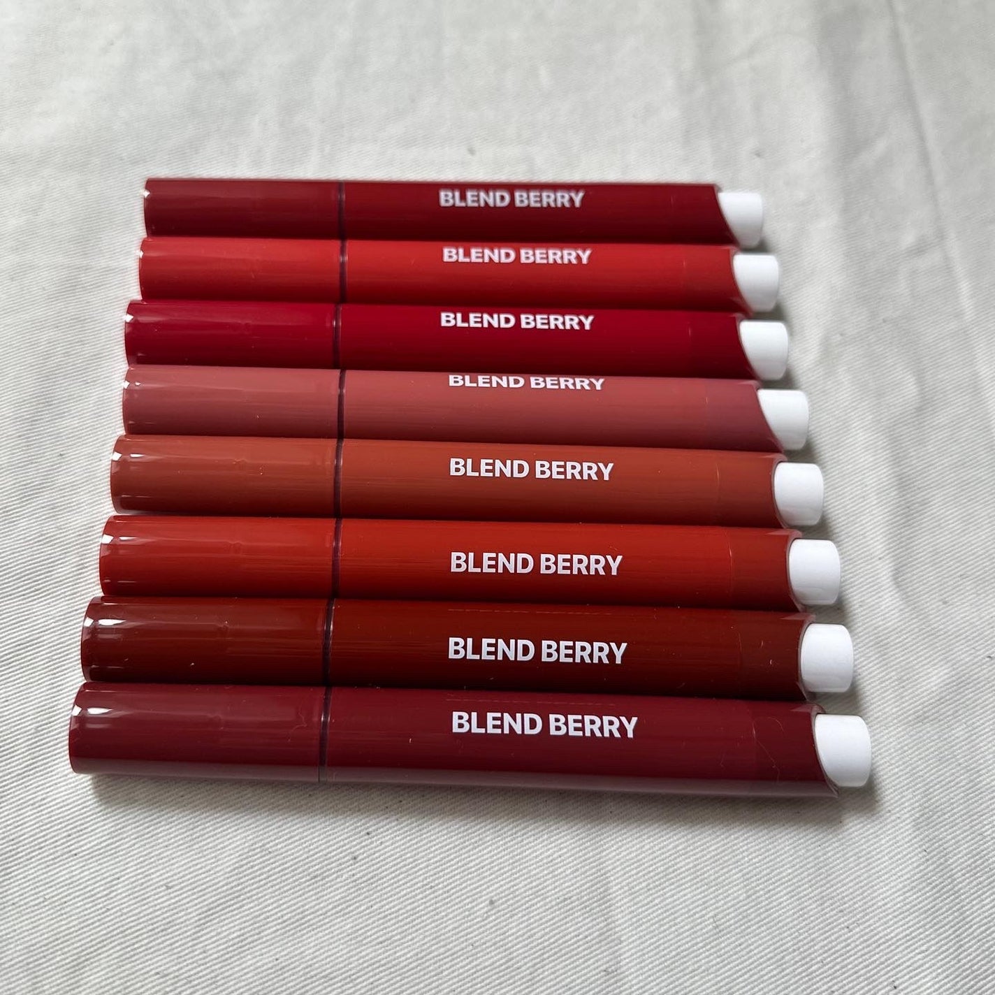 もんち on LIPS 「BLENDDIVISIONの新作リップ可愛いし最高だから見..」(5枚目)