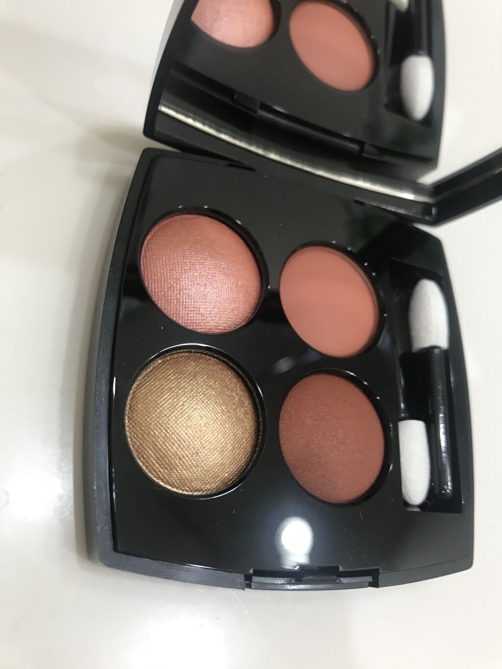 アイメイク方法》レ キャトル オンブル｜CHANELの使い方 -レ