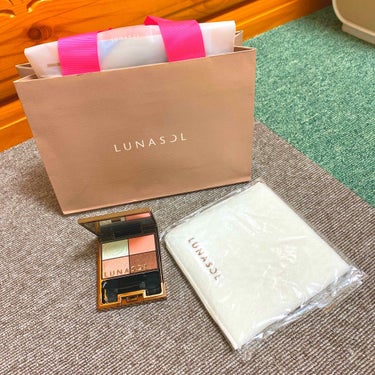 Syerah on LIPS 「#リピートコスメゆめタウン限定ルナソルのアイシャドウ福袋！私は..」（1枚目）