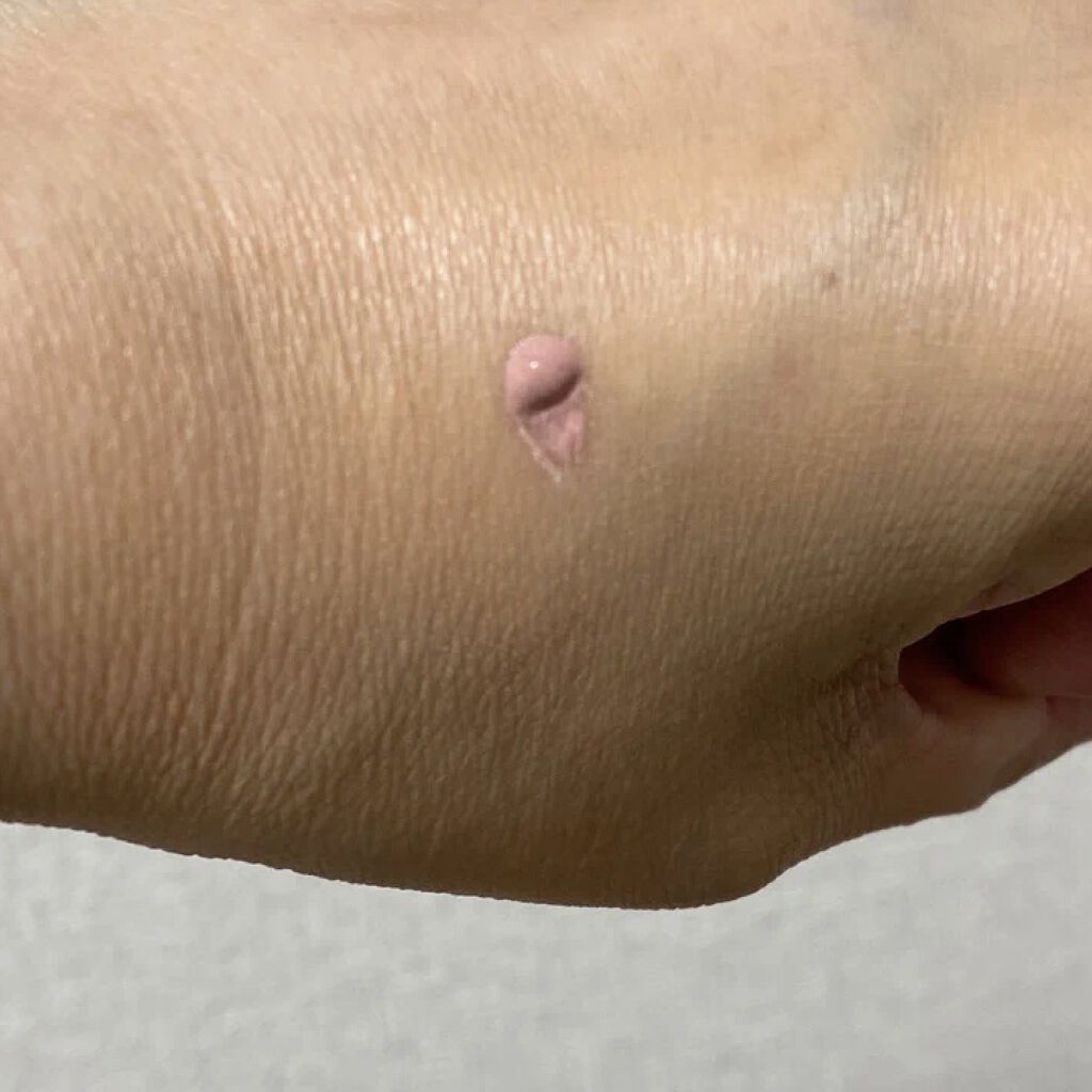 えいこ⸜(๑⃙⃘'ᵕ'๑⃙⃘)⸝⋆︎*フォロバします。のクチコミ「コスメデコルテ AQ コントロールカラー01
部分用化粧下地。



これは私には絶対欠かせな.....」（3枚目）