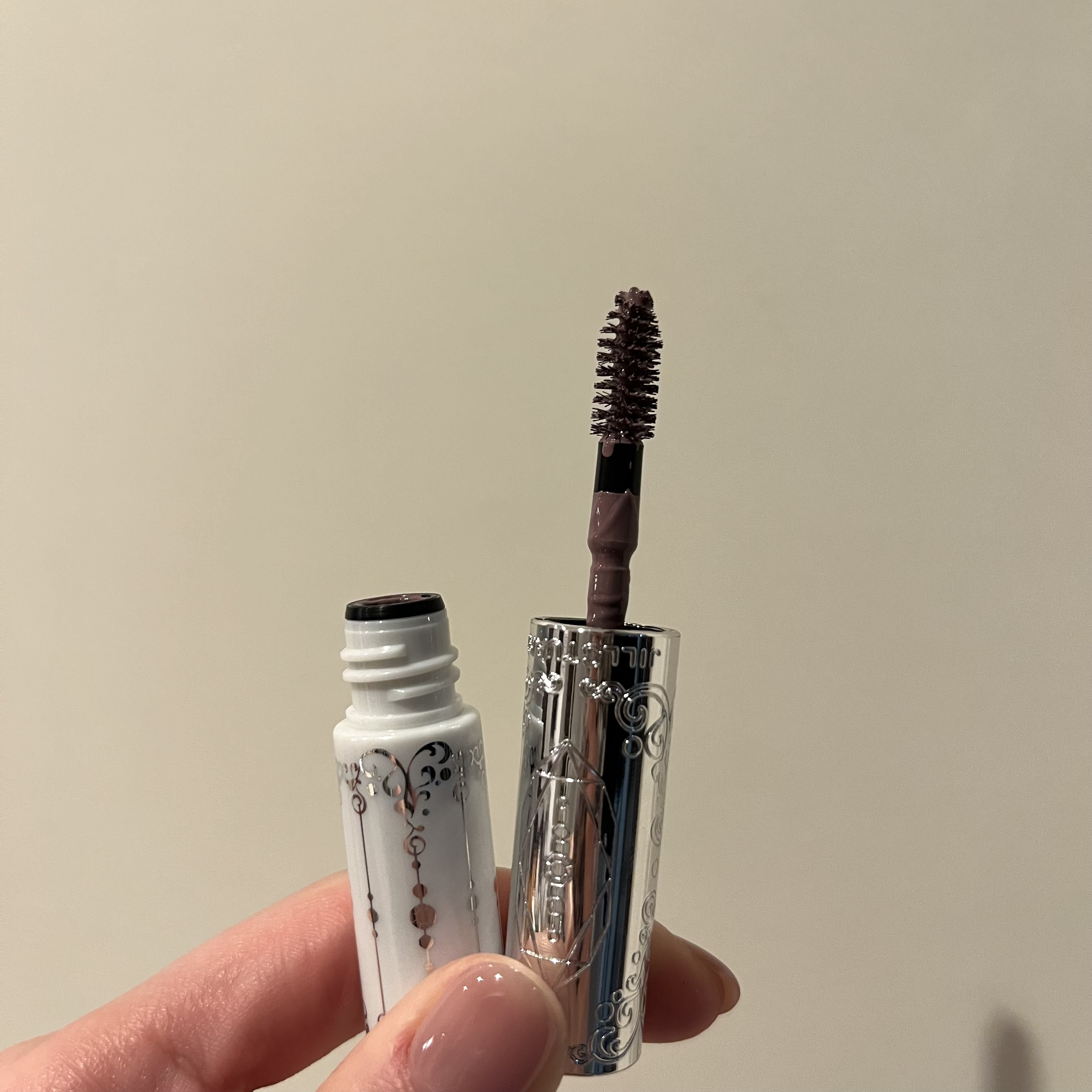 ジルスチュアート ムースブロウマスカラ 13 grayish lavender/JILL STUART/眉マスカラを使ったクチコミ（1枚目）