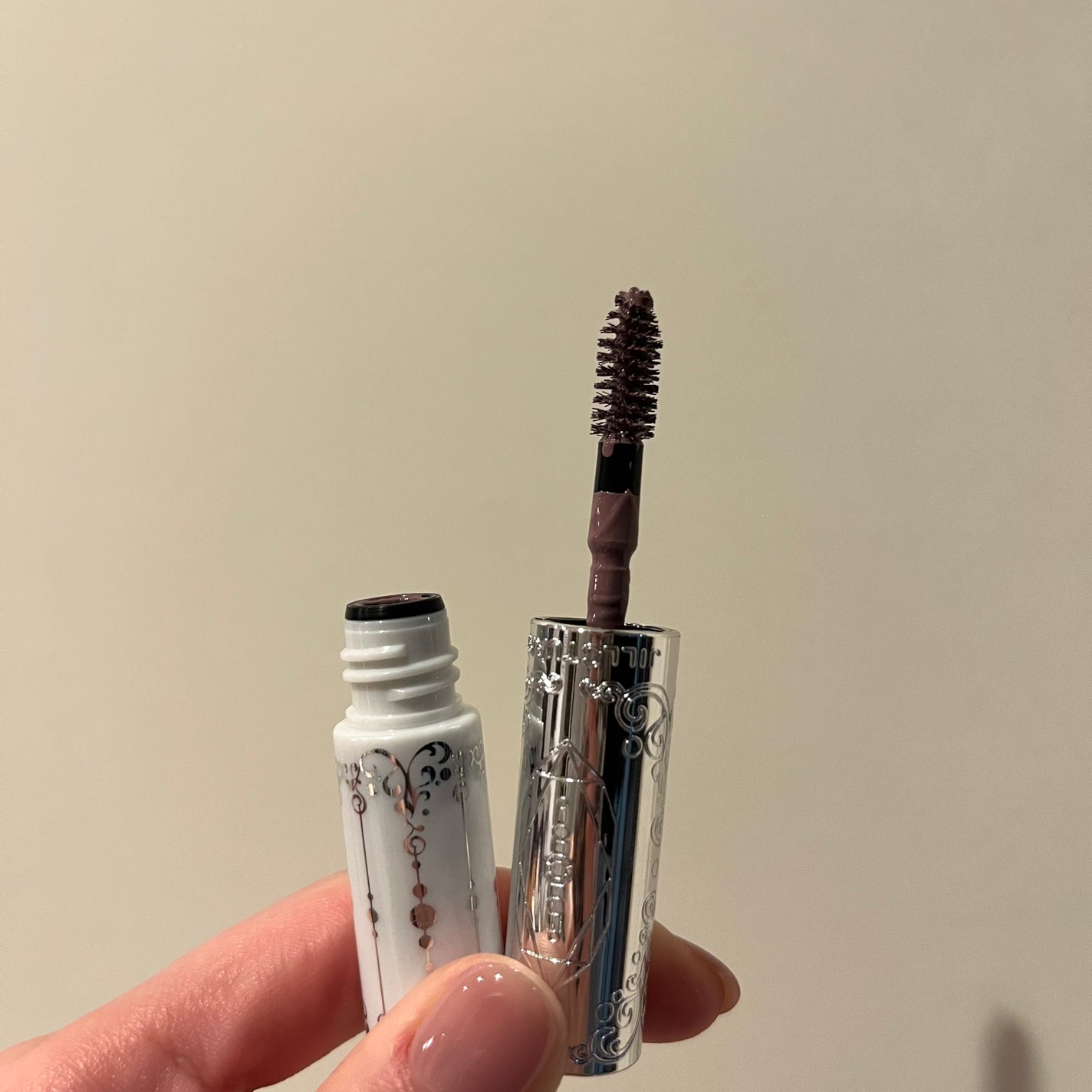 ジルスチュアート ムースブロウマスカラ/JILL STUART/眉マスカラを使ったクチコミ(1枚目)