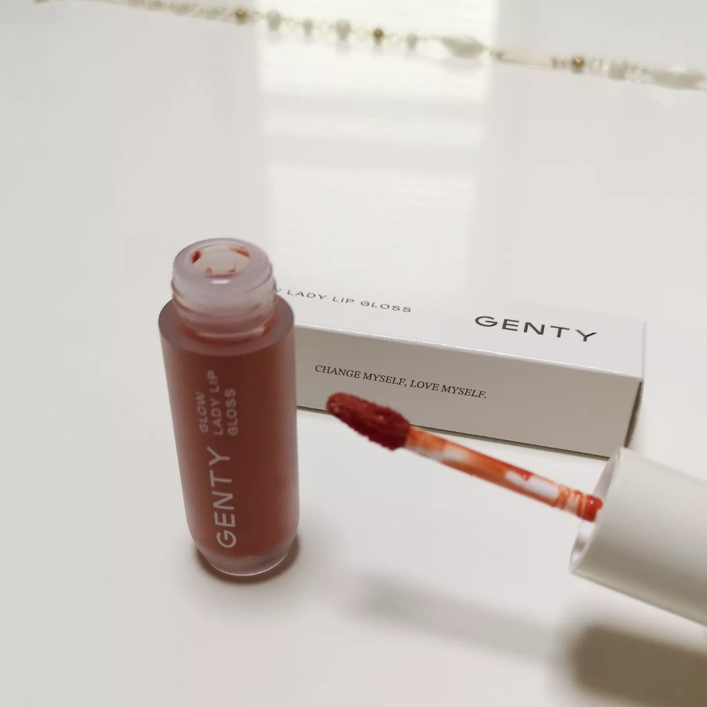 グロウ レディ リップ グロス/GENTY/リップグロスを使ったクチコミ（2枚目）