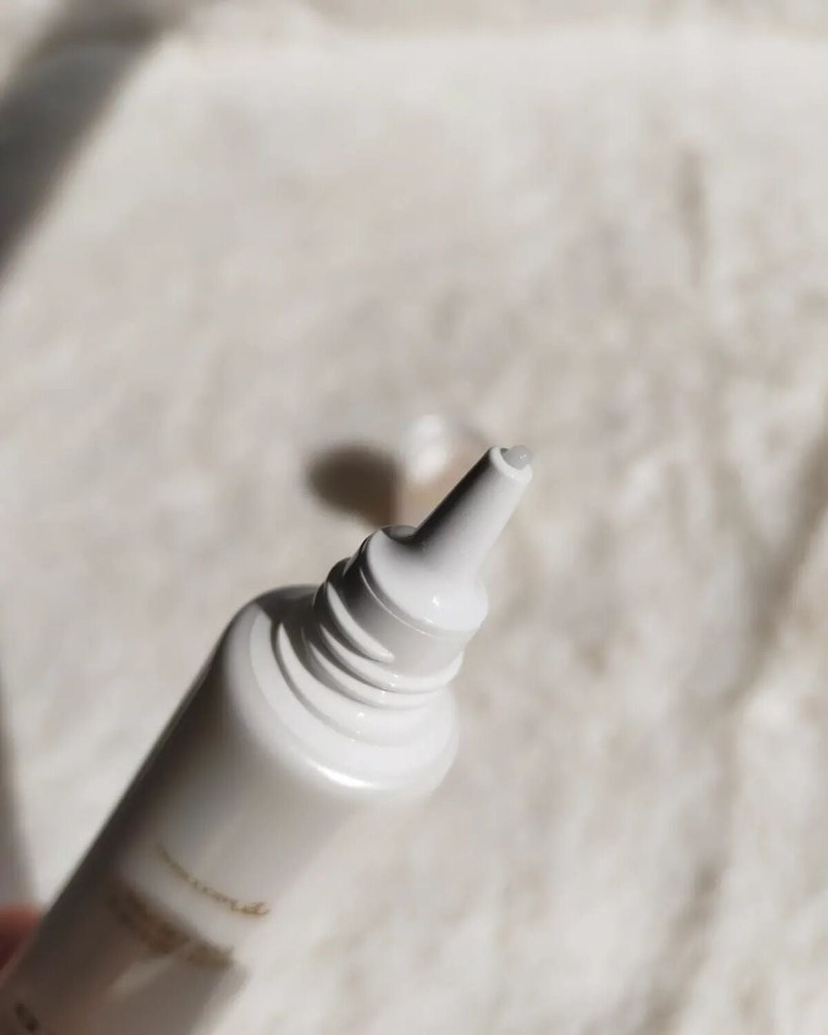 金のプラセンタもっちり白肌濃クマトリーナ/ホワイトラベル/アイケア・アイクリームを使ったクチコミ(4枚目)