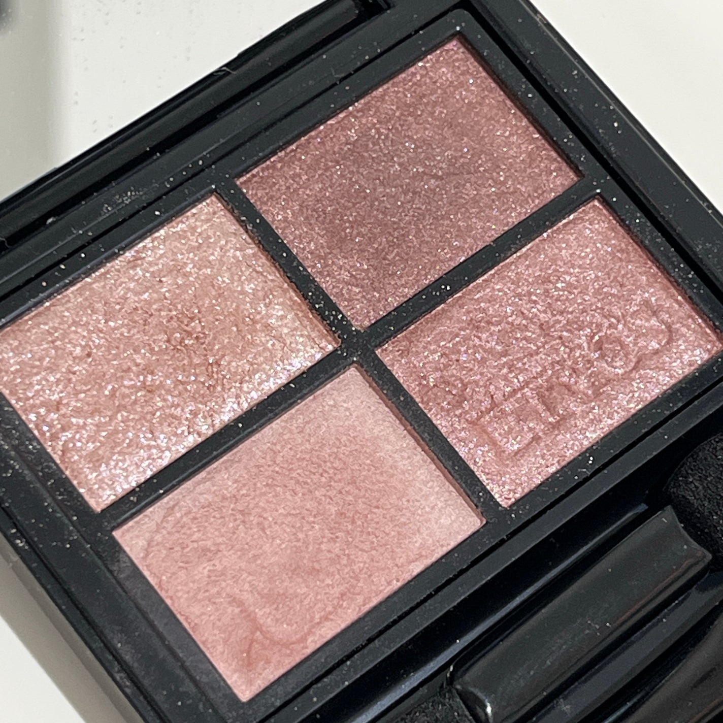 ミネラルクラッシィシャドー/エトヴォス/アイシャドウパレットを使ったクチコミ(2枚目)