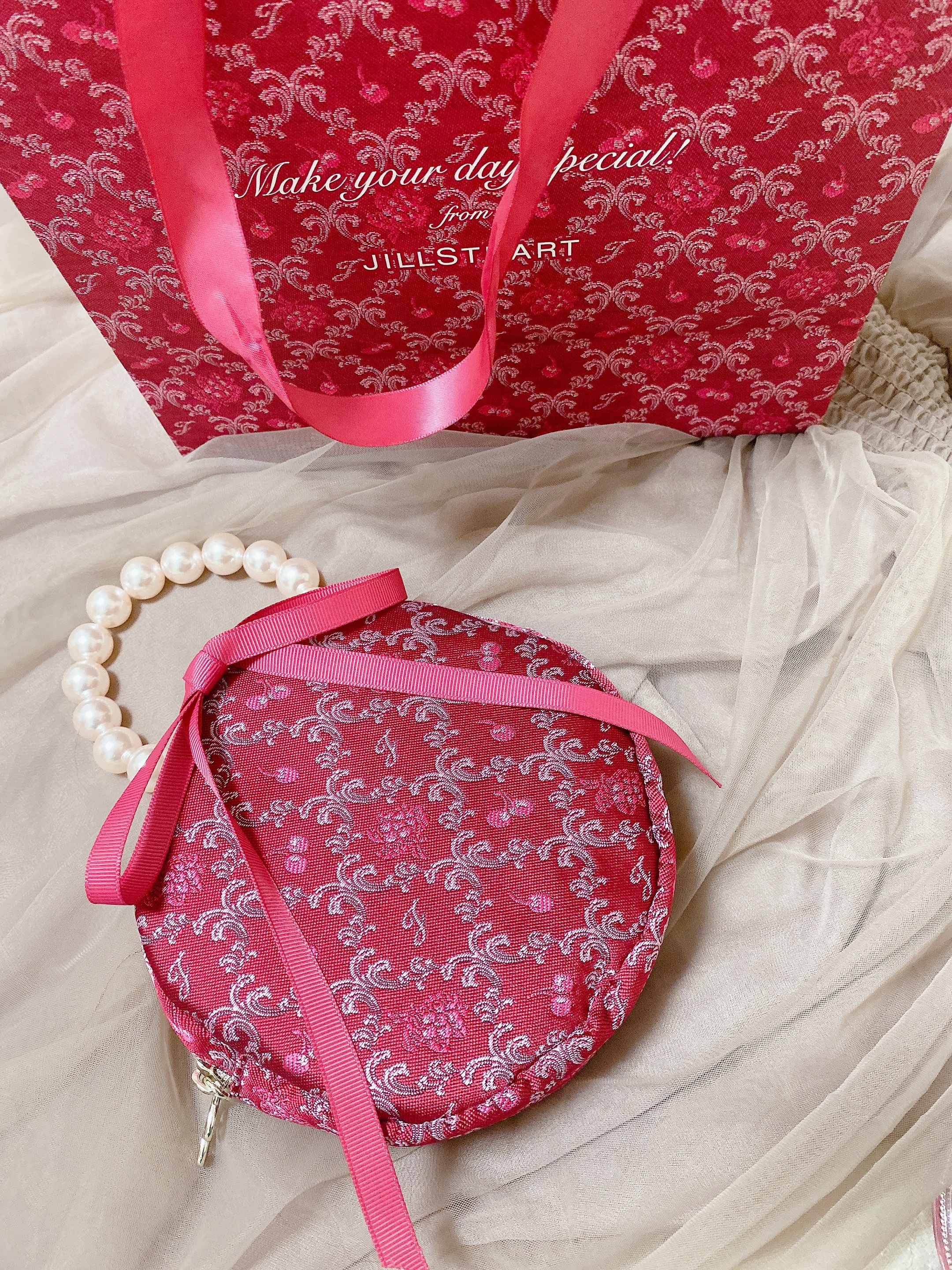 ジルスチュアート ミッドナイトチェリー コレクション ポーチ/JILL STUART/メイクアップキットを使ったクチコミ（1枚目）