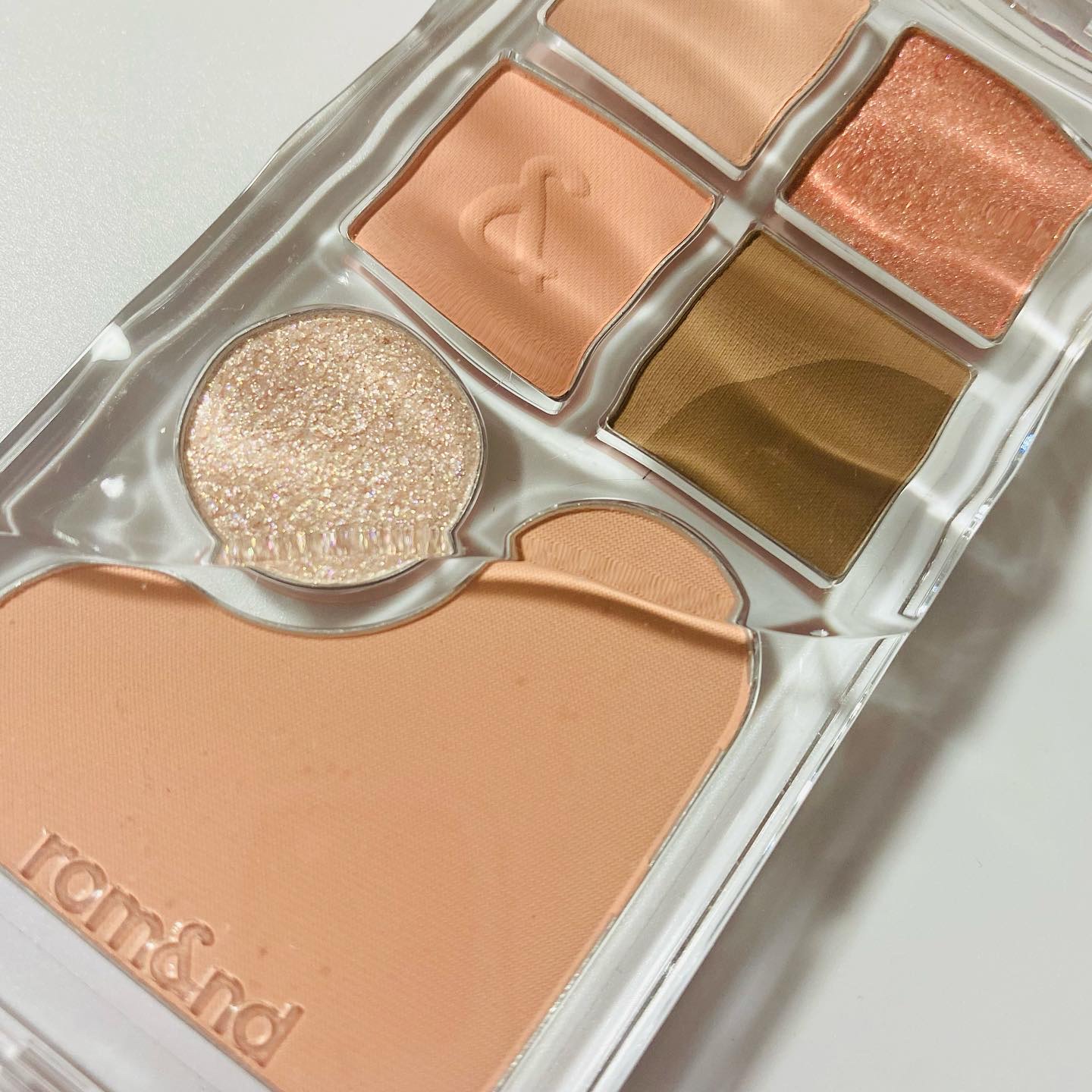 ジューシーラスティングティント/rom&nd/リップティントを使ったクチコミ（3枚目）