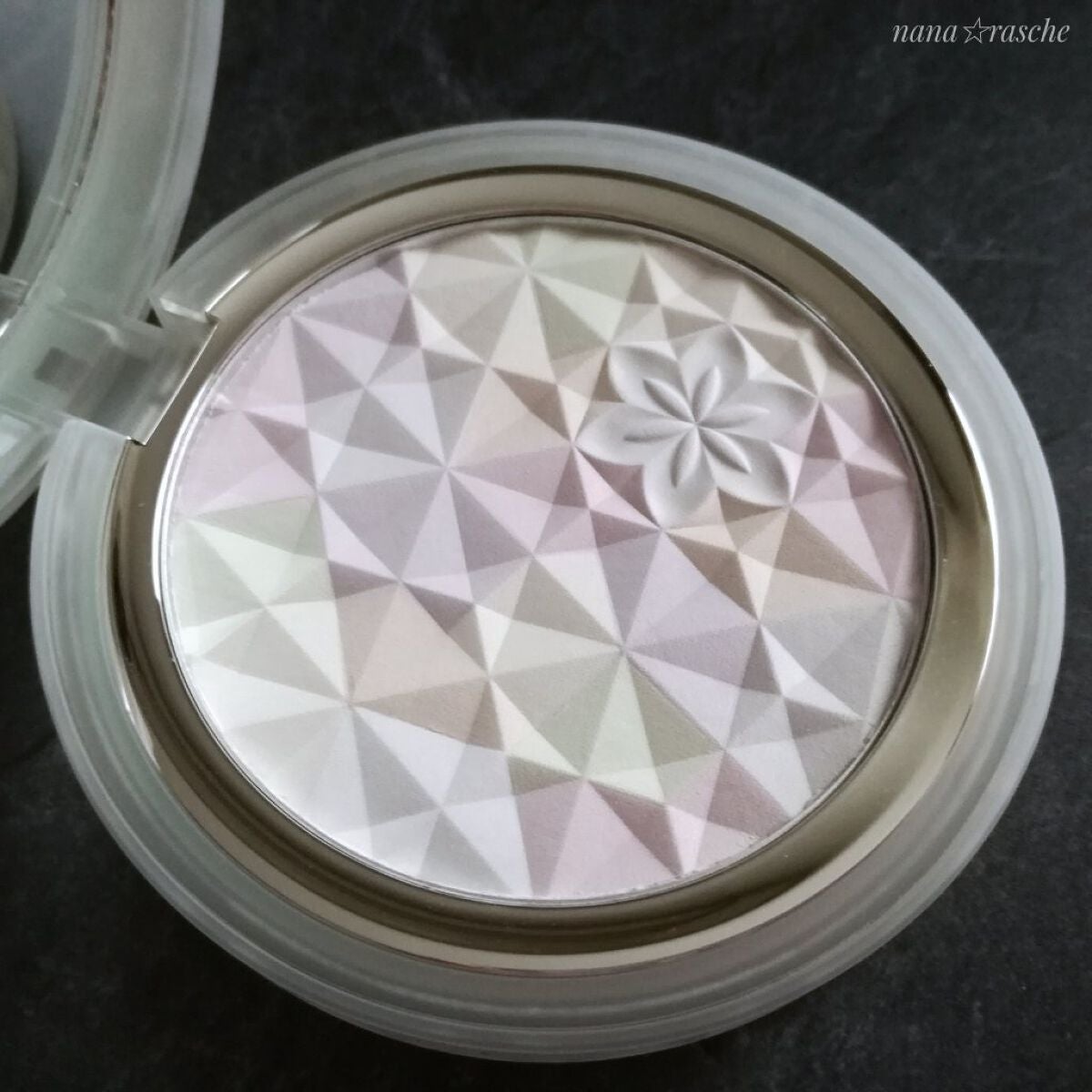 AQ オーラ リフレクター/DECORTÉ/プレストパウダーを使ったクチコミ(2枚目)