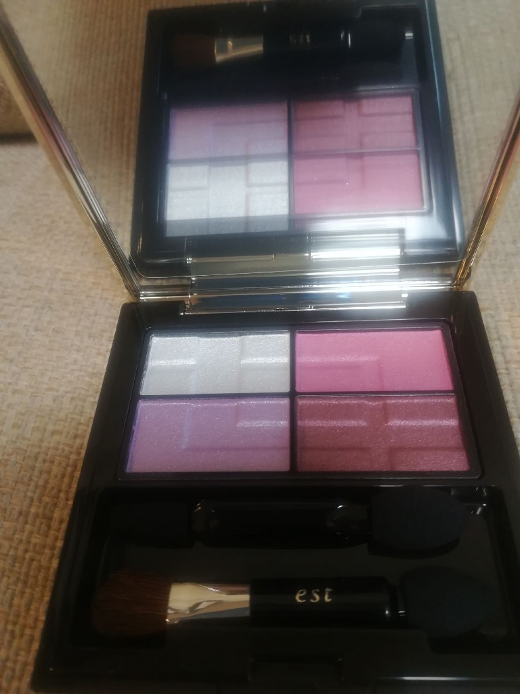 エモーショナルマルティプル アイズ/est/アイシャドウパレットを使ったクチコミ(1枚目)