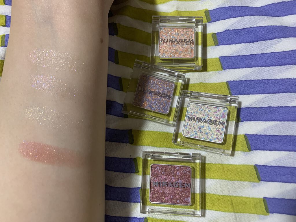 グリッタースプリンクルアイズ 03 コンフェッティパーティー/MIRAGEM/グリッターを使ったクチコミ（1枚目）