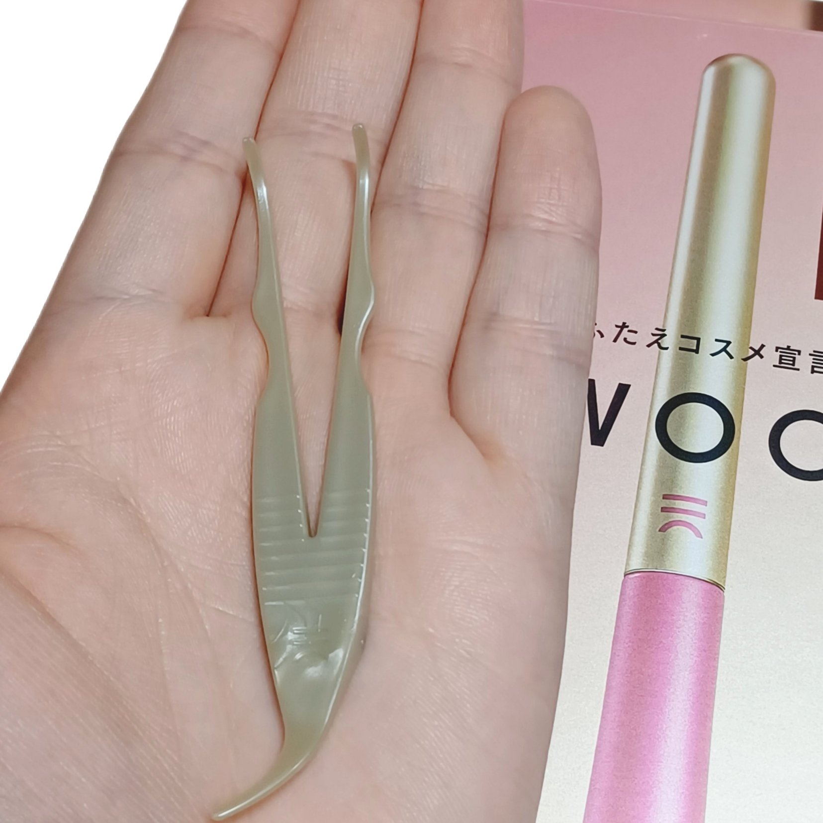 TWOOL ダブルアイリッドグルー/SHOBIDO/二重まぶた用アイテムを使ったクチコミ（3枚目）