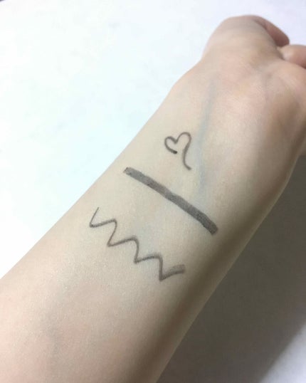 「密着アイライナー」クリームペンシル/デジャヴュ/ペンシルアイライナーを使ったクチコミ(3枚目)