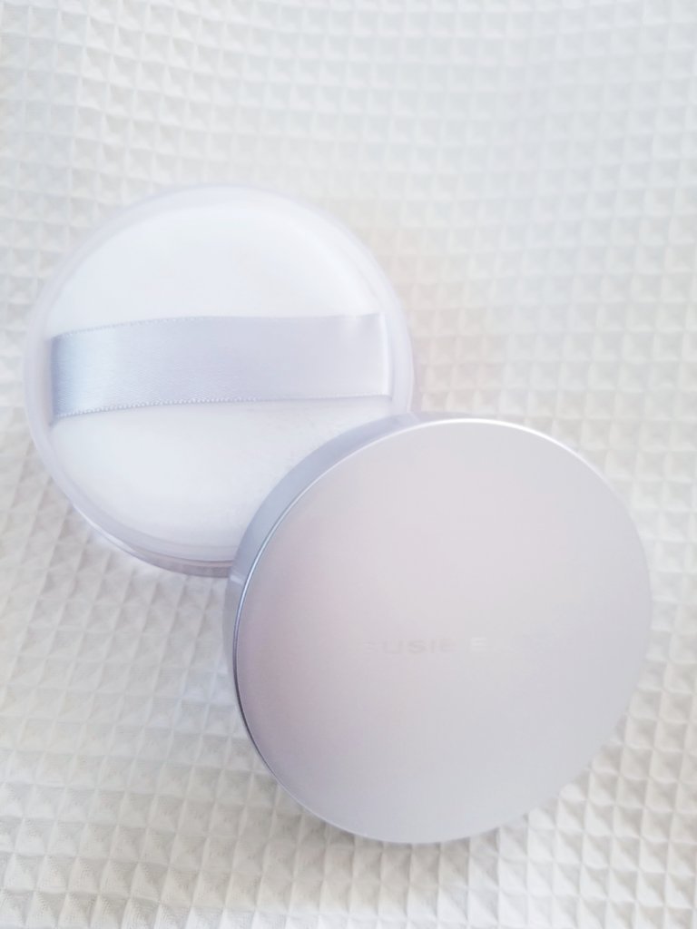 スージー エキスパート マイクロエアリーパウダーＦ/SUSIE N.Y./ルースパウダーを使ったクチコミ（1枚目）