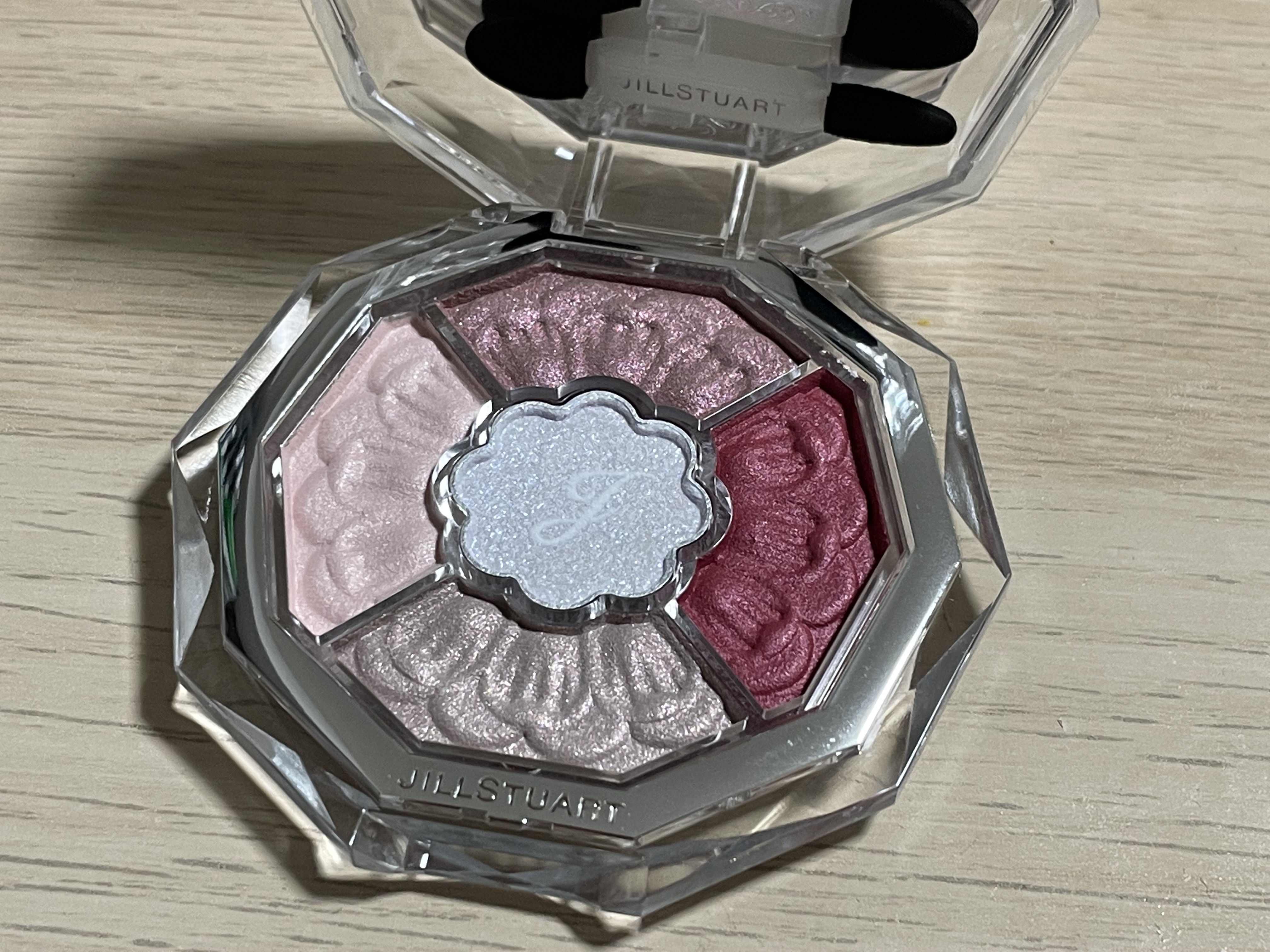 ジルスチュアート ブルームクチュール アイズ　ジュエルドブーケ/JILL STUART/アイシャドウパレットを使ったクチコミ（1枚目）