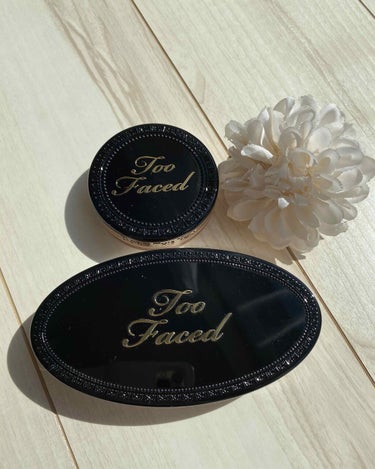 ボーン ディス ウェイ ターン アップ ザ ライト ハイライティング パレット/Too Faced/プレストパウダーを使ったクチコミ（2枚目）