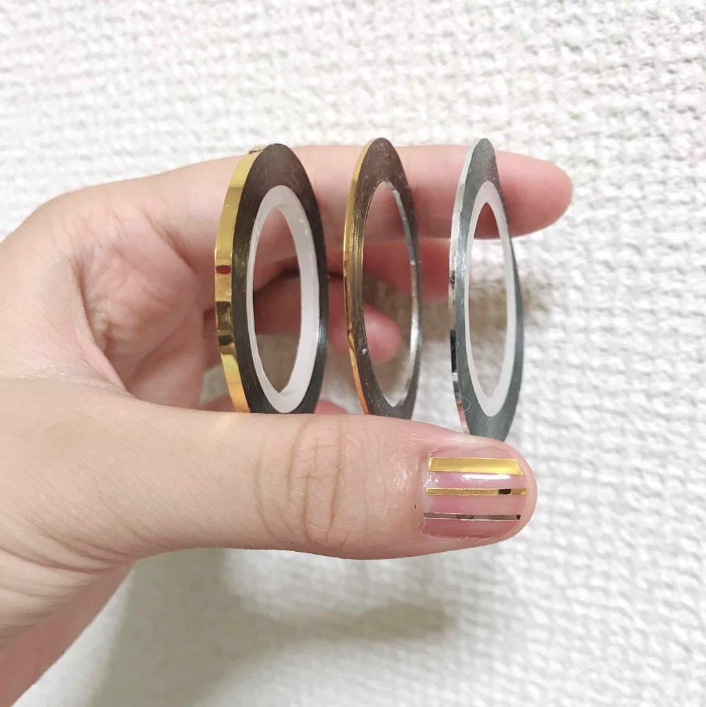 ネイルラインテープ Daisoの使い方を徹底解説 超優秀 100均で買えるおすすめネイルシール パーツ 先日ダイソーのネイルコ By Ruru 10代後半 Lips
