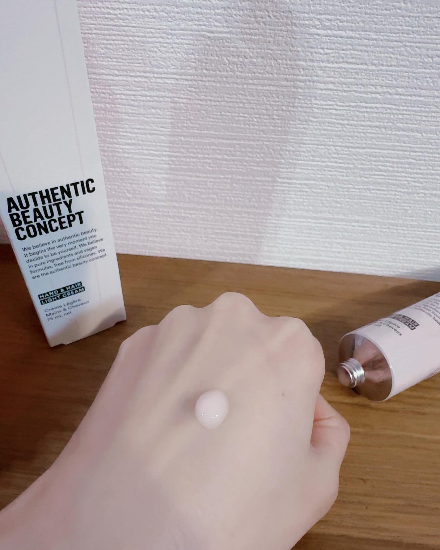 ハンド&ヘア ライトセラム/AUTHENTIC BEAUTY CONCEPT/ハンドクリームを使ったクチコミ(4枚目)