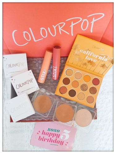  プレストパウダーハイライター/ColourPop/パウダーハイライトを使ったクチコミ（1枚目）