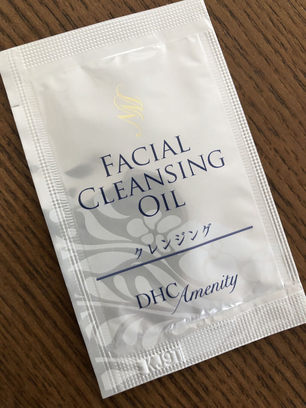 DHC DHC 薬用ディープクレンジングオイルのクチコミ「《商品説明》
DHC
薬用ディープクレンジングオイル
サンプル

《使い方》
乾いた手に3プッ.....」（1枚目）