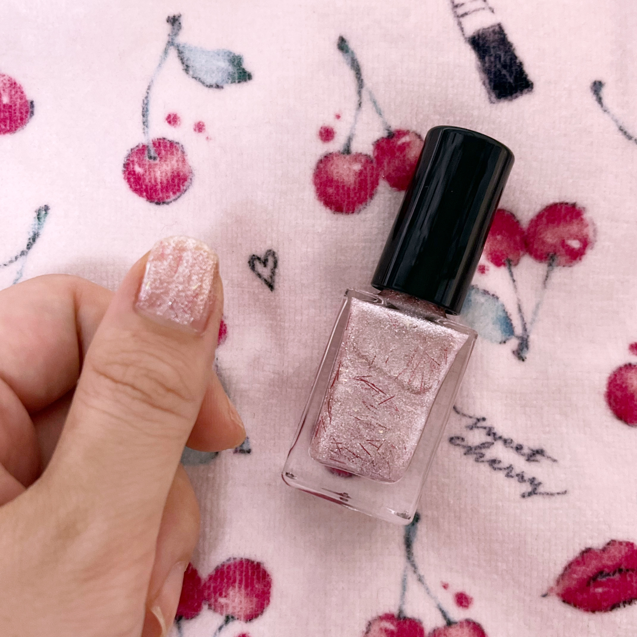 エレガンス ラズル エナメルラッカー 43 Fountain Fire/エレガンス ラズル /マニキュアを使ったクチコミ（2枚目）