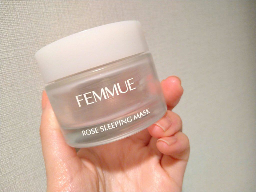 ✡使い切り✡ FEMMUE ローズウォーター スリーピングマスク

大好きなスリーピングマスクを使い切ってしまいました…！
使い心地も軽いのにしっかり保湿してくれ、ローズの香りに癒やされます♡
クリームではないのに、肌がもっちりするのが不思