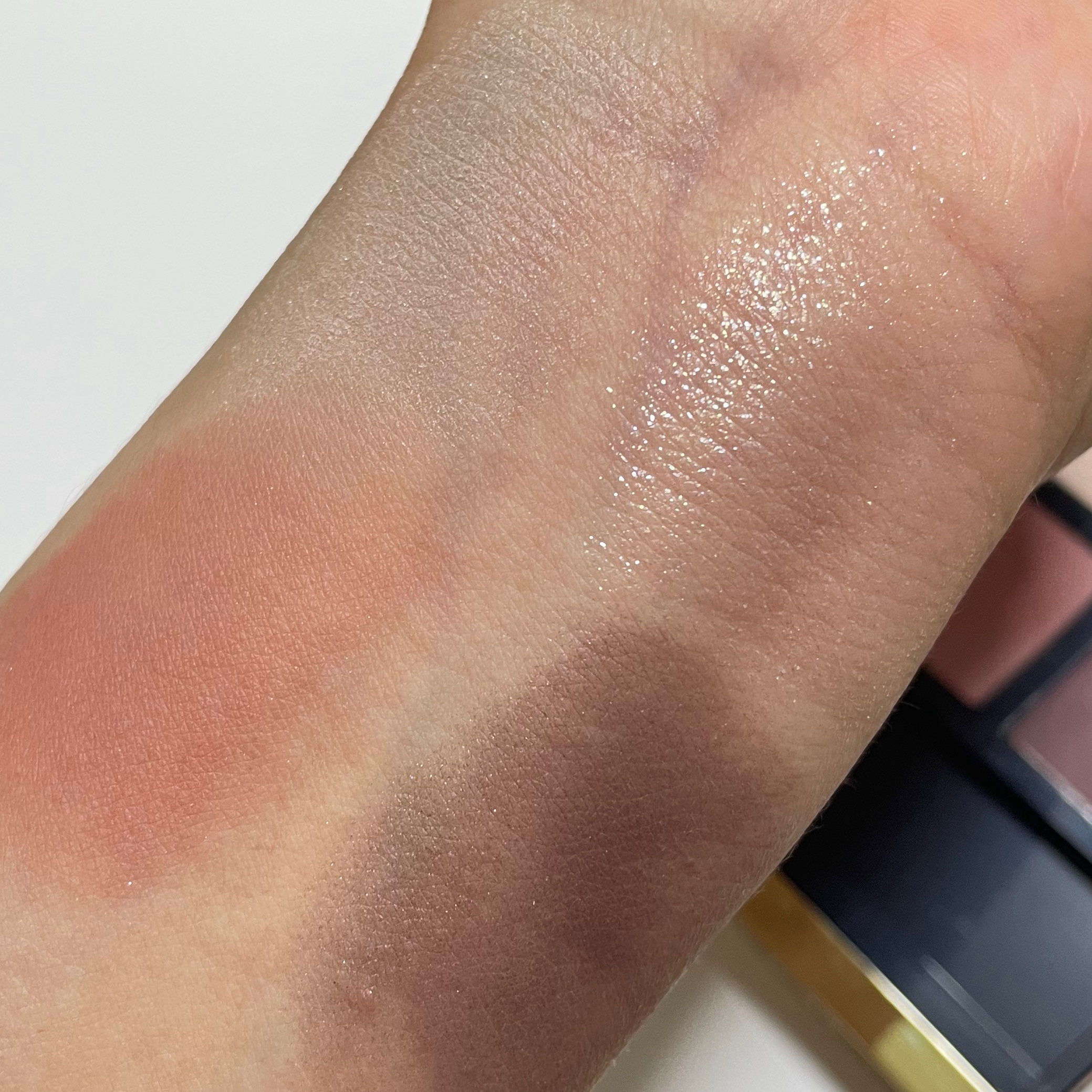 アイ カラー クォード 030 インソレント ローズ/TOM FORD BEAUTY/アイシャドウパレットを使ったクチコミ（3枚目）