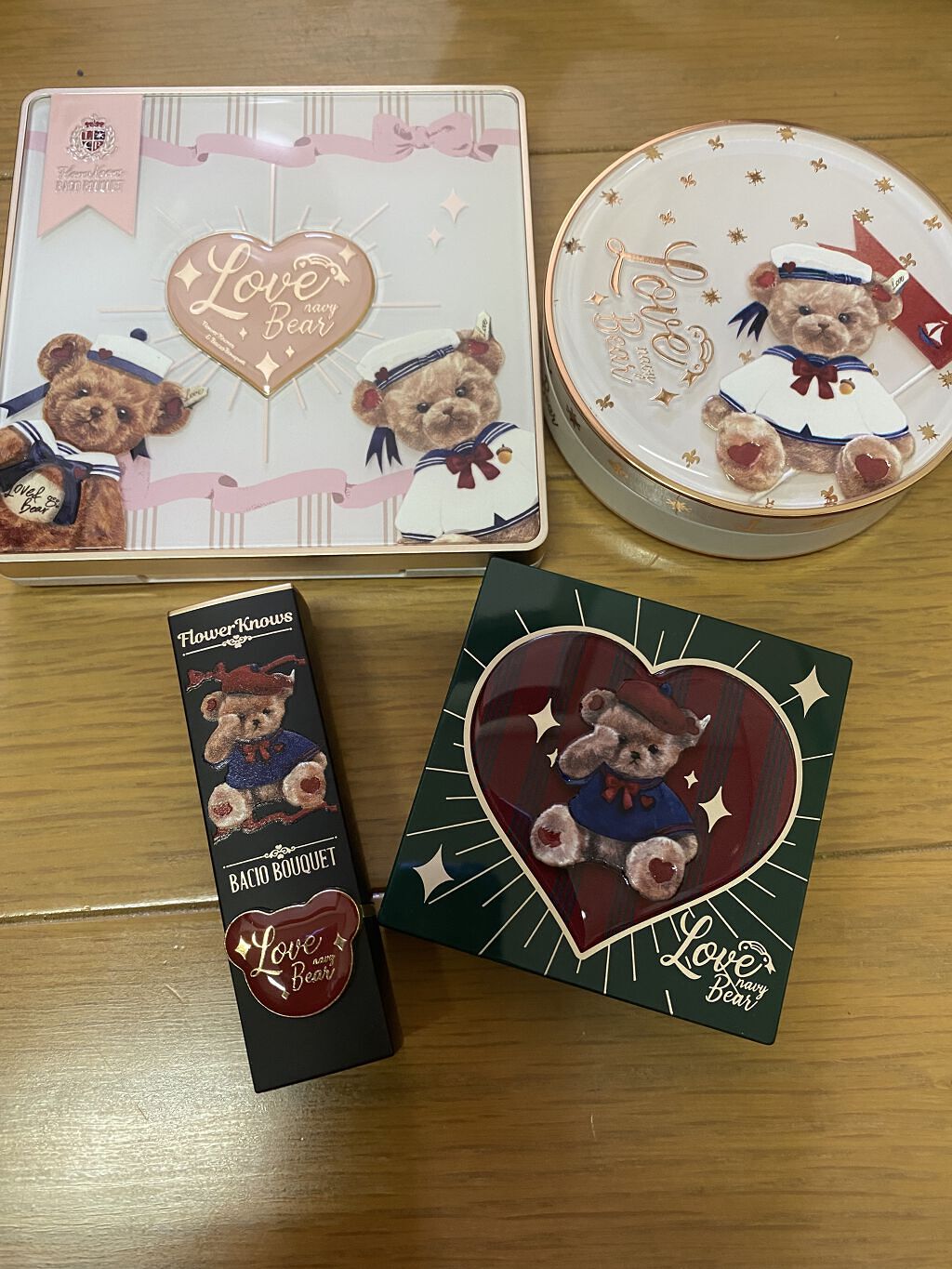 FlowerKnows ラブベア ファンデーションのクチコミ「FlowerKnowsのお得なセット2つめ、Love Bear シリーズのセットを紹介したいと.....」（2枚目）