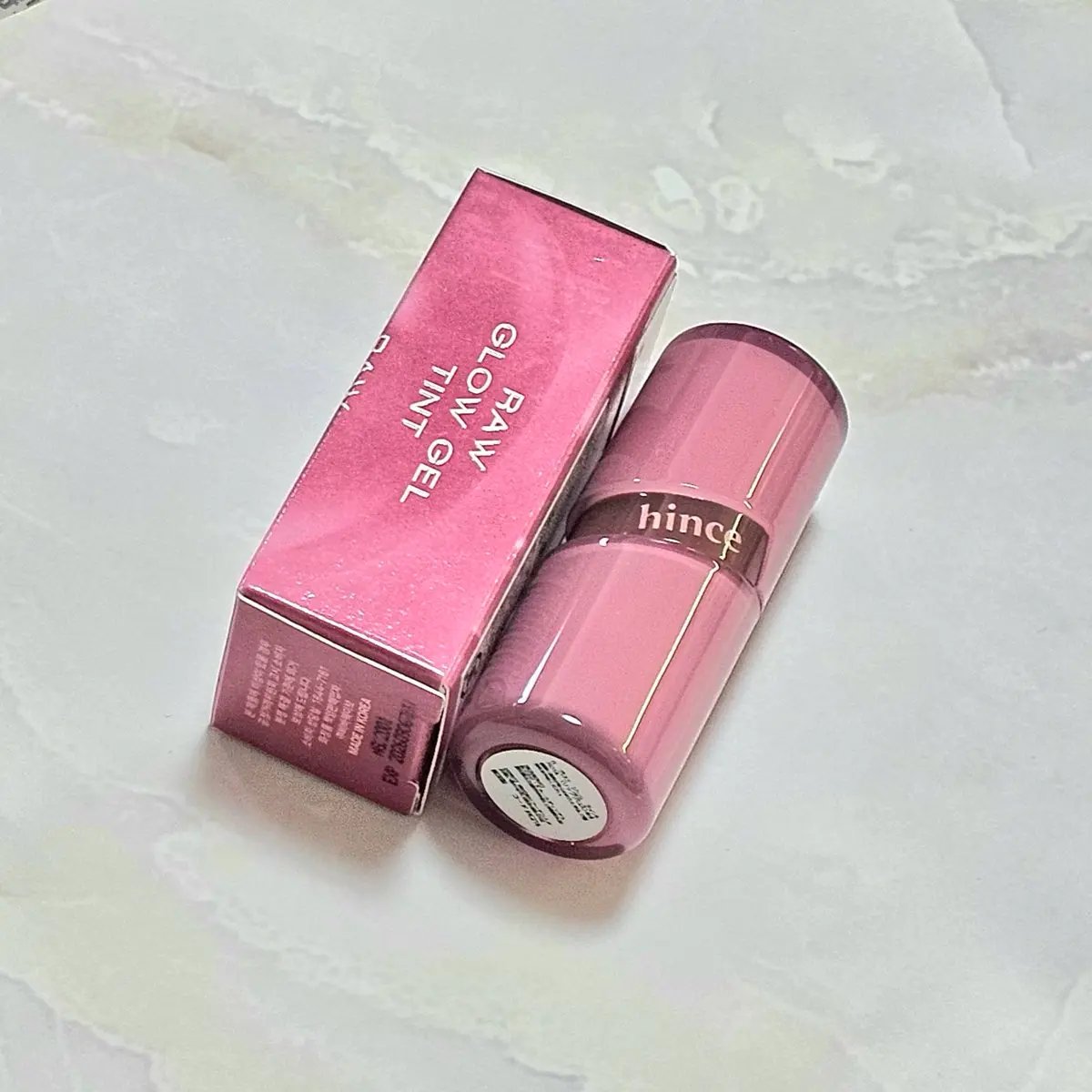 
hince様からﾛｳｸﾞﾛｳｼﾞｪﾙﾃｨﾝﾄ頂いた🫶

ンパ💄💋ってしないで10秒待つと潤いが満ちて色づき良し◎
拭き取ってもうるっと色が残ってていいー♥
R14ロウ-ココ!!秋冬に使えそう♥♥

#ガチモニター_ヒンス
