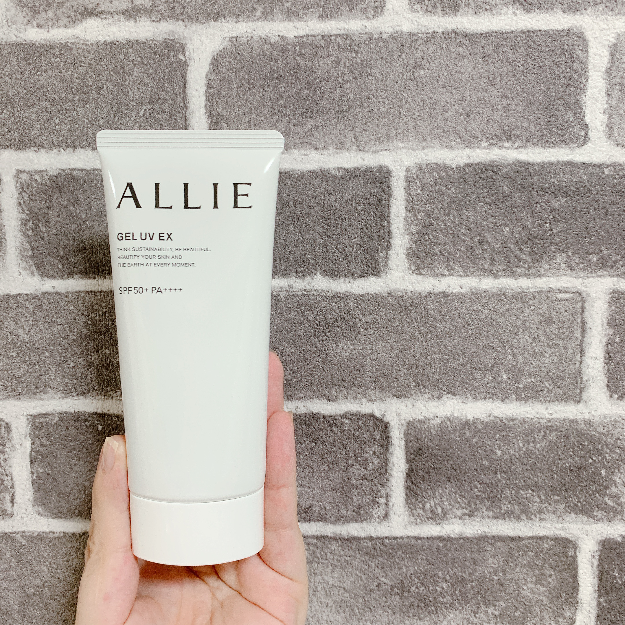 #初投稿

思い切ってALLIEデビュー！
伸びがよくてすごく使いやすかった。

そして何より焼けない✌️
#はじめての投稿