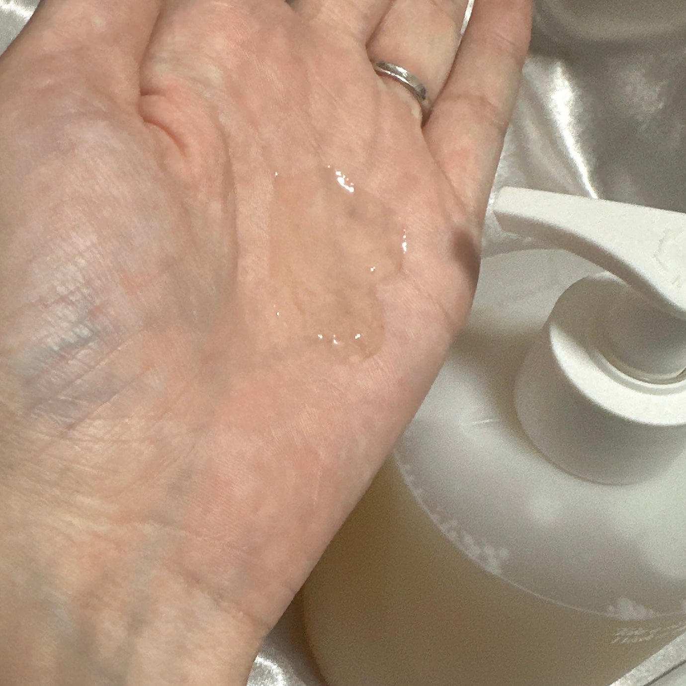 アンバー528 センティッドハンドクリーム/ANILLO/ハンドクリームを使ったクチコミ(2枚目)