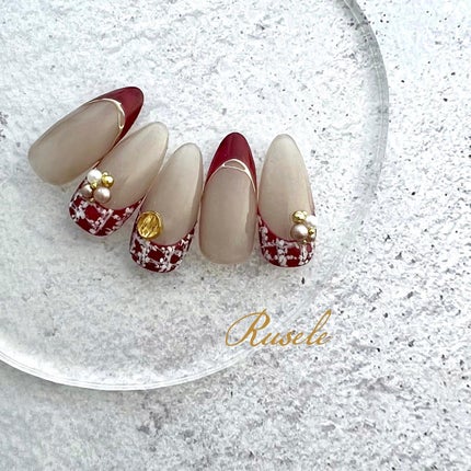 #パールネイル,#ツイードネイル,#プレートネイル,#ブリオンネイル,#チェックネイル,#ツイードチェックネイル,#シアーネイル,#スタッズネイル,#女子ネイル,#モードネイル,#トレンドネイル,#セルフネイル,#フレンチネイル,#ボルドーネイル,#逆フレンチネイル,#ミラーフレンチネイル,#クリスマスネイル,#色っぽネイルのネイルデザイン