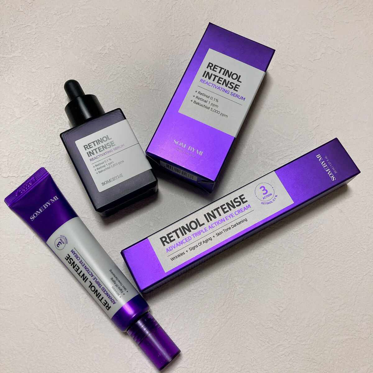 シワやハリ…
だんだんと気になるお年頃なので、
使ってみました。
レチノールは刺激が強いものがあるそうなのですが
こちらは私には合っているみたいで、特に刺激もなく使えました。
伸びもよくベタつきもなかったです。

使い続けて、ハリが出てくれ