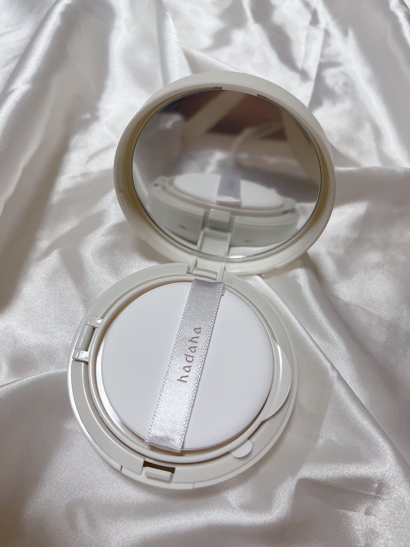 モイスチャーフィットクッション/hadaha/クッションファンデーションを使ったクチコミ(4枚目)