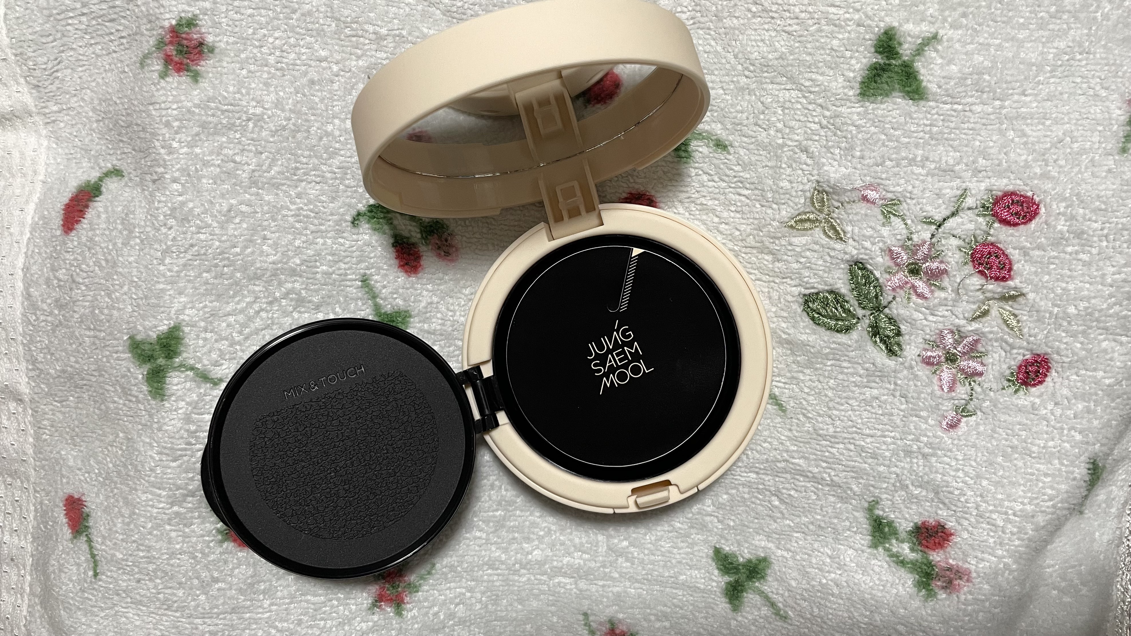 ジョンセンムル スキンヌーダーカバーレイヤークッション/JUNG SAEM MOOL/クッションファンデーションを使ったクチコミ（3枚目）