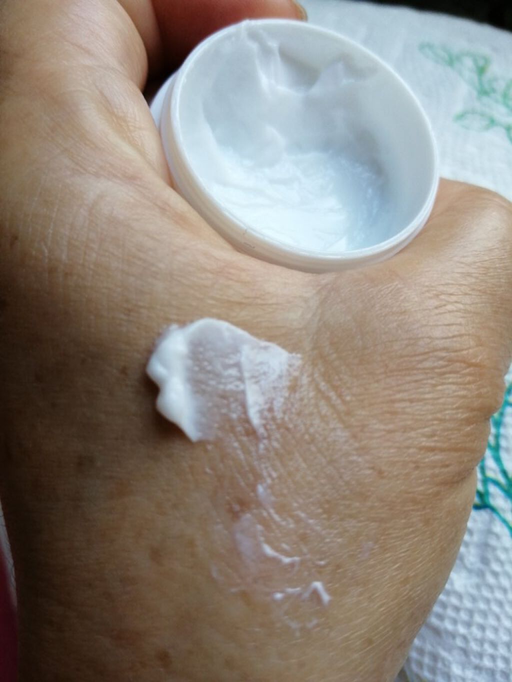 クリーム/HANATSUYU/フェイスクリームを使ったクチコミ（2枚目）