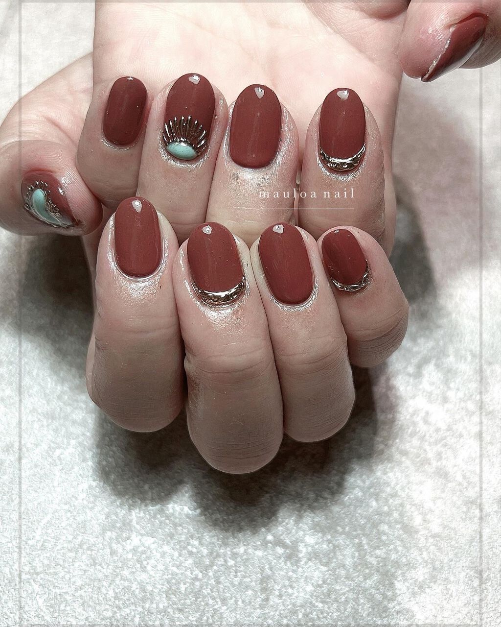 #シルバーネイル,#ブラウンネイル,#アートネイル,#海ネイル,#ミラーアートネイル,#月ネイル,#太陽ネイル,#うねうねネイル,#サマーネイル,#ジュエリーネイル,#ミラーネイル,#手書きアートネイル,#うねうねネイル,#グレージュネイル,#秋ネイル,#天王寺ネイル,#ネイルのネイルデザイン