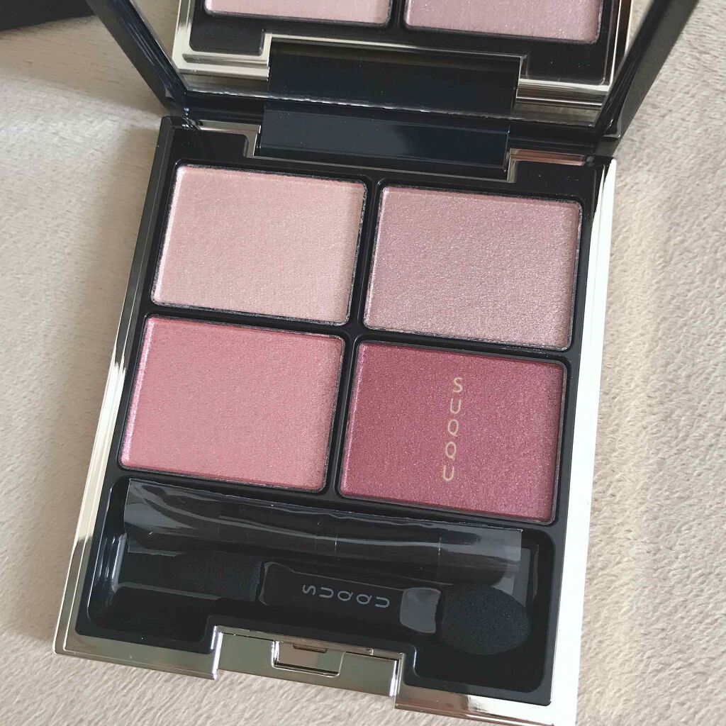 SUQQU♥
デザイニングカラーアイズ
04 絢撫子🌸

こんにちは✨
今回ご紹介するのは、SUQQUのアイシャドウです。
実は、01の優芍薬も持っています(笑)
彼氏にプレゼント何がいい？と聞かれて、SUQQUのアイシャドウがあまりにも