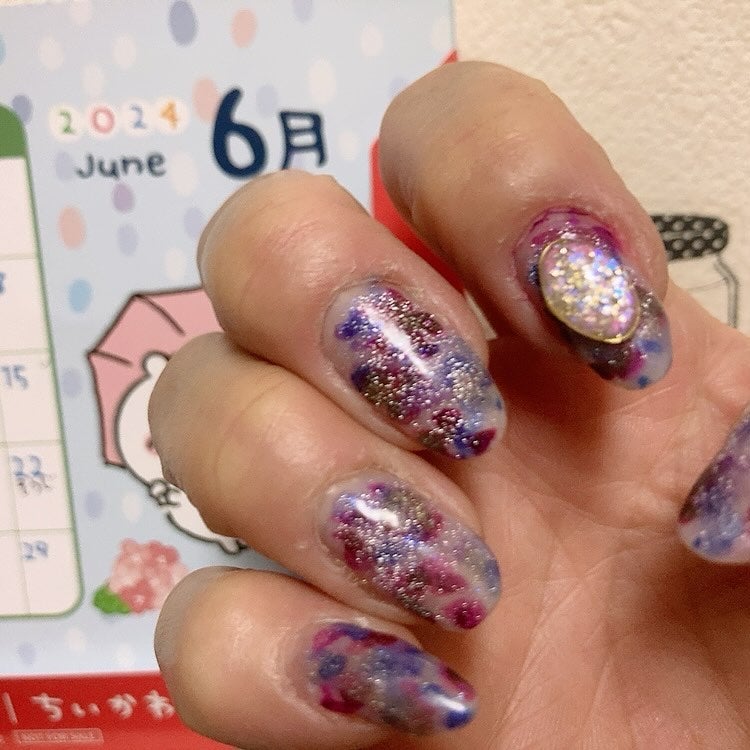 snowloveslyb on LIPS 「6月だし、そうだ!紫陽花のネイルにしよう!💅と思ってインクで描..」(3枚目)