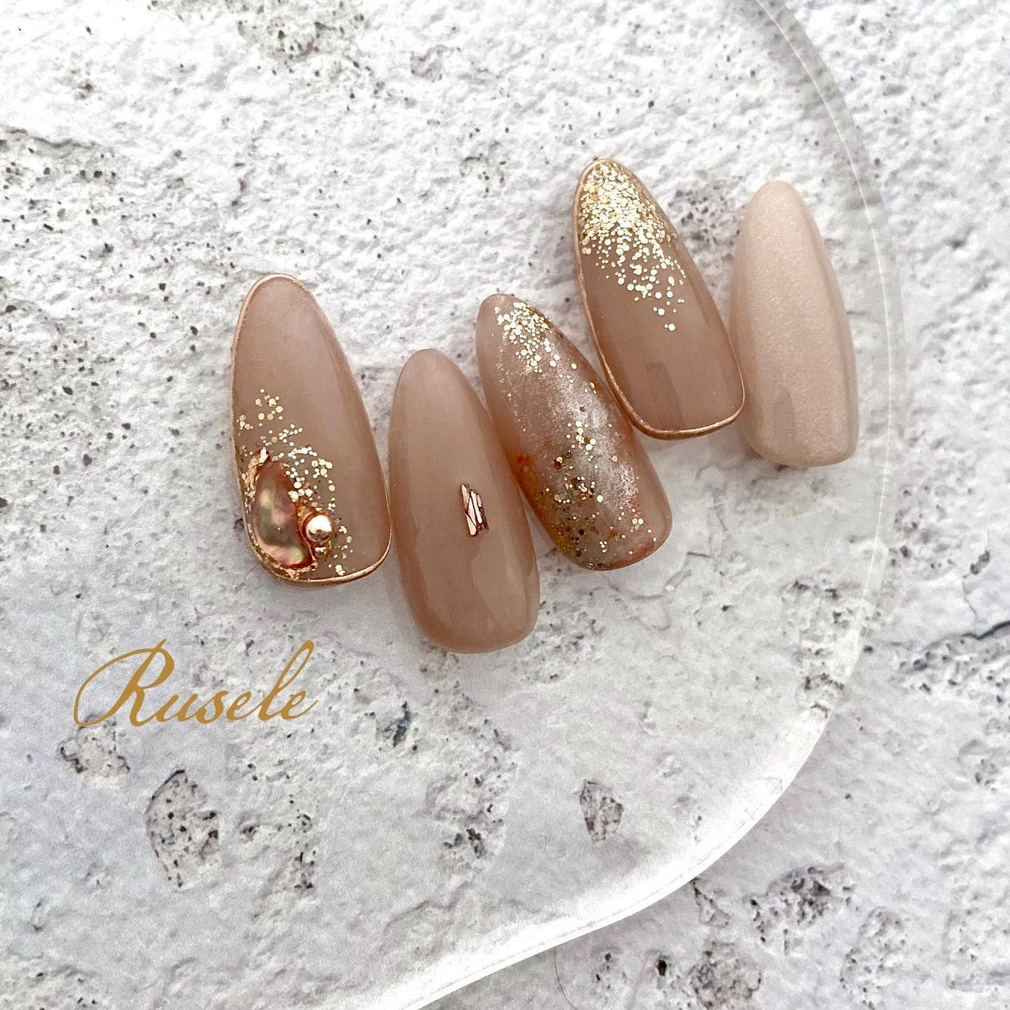 naomi on LIPS 「ジュエリーカラーシェルのオーロラ感🥺✨可愛い💓使用商品詳細..」(1枚目)