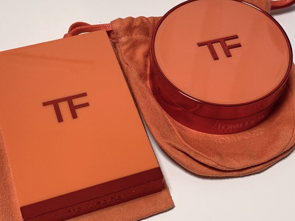 シェイド アンド イルミネイト ファンデーション SPF45 ソフト ラディアンス クッション コンパクト 0.3 アイボリー シルク/TOM FORD BEAUTY/リキッドファンデーションを使ったクチコミ（1枚目）