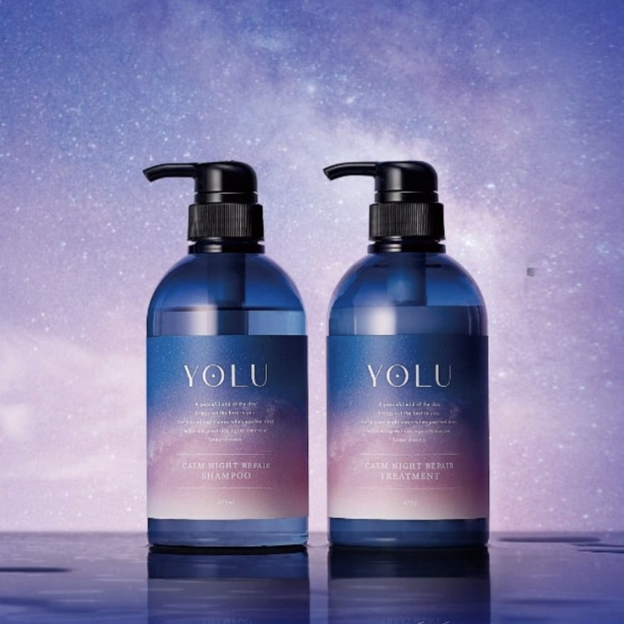 今回は友達からもおすすめされるYOLUのカームナイトリペアシャンプー／トリートメント　を使ってみたのでレビューさせていただきます🤩

────────────
POINT♡①やわらかな濃密泡で地肌の皮脂汚れや、髪に付着した大気中の汚れまで