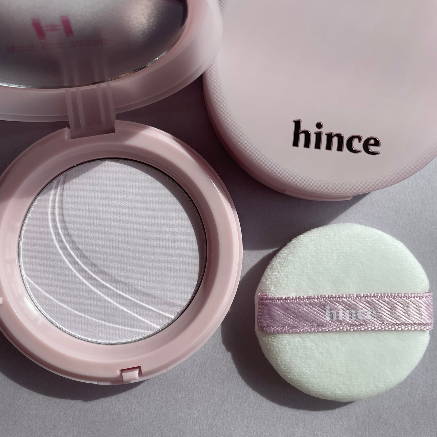 セカンドスキンエアリーパウダー/hince/プレストパウダーを使ったクチコミ(2枚目)