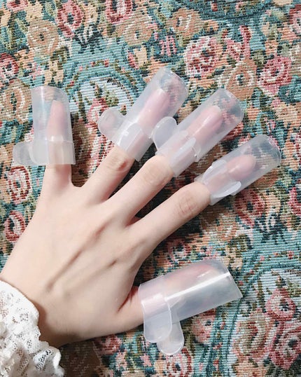 セリア ネイルガードのクチコミ「🌸100円均一購入品*ネイルガード🌸
ずっとずっっと100均に行くたびに気になっていた商品を.....」(2枚目)