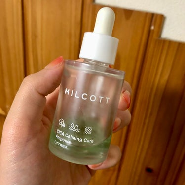 MILCOTT Cケア美容液

ニキビに効きそうだな〜と思って購入
パケも可愛くて、もうすぐ使い切りそう🤍

テスクチャは、とろみが強い！
もっとサラサラしてるのか思った💧

しっとりと保湿してくれるけ