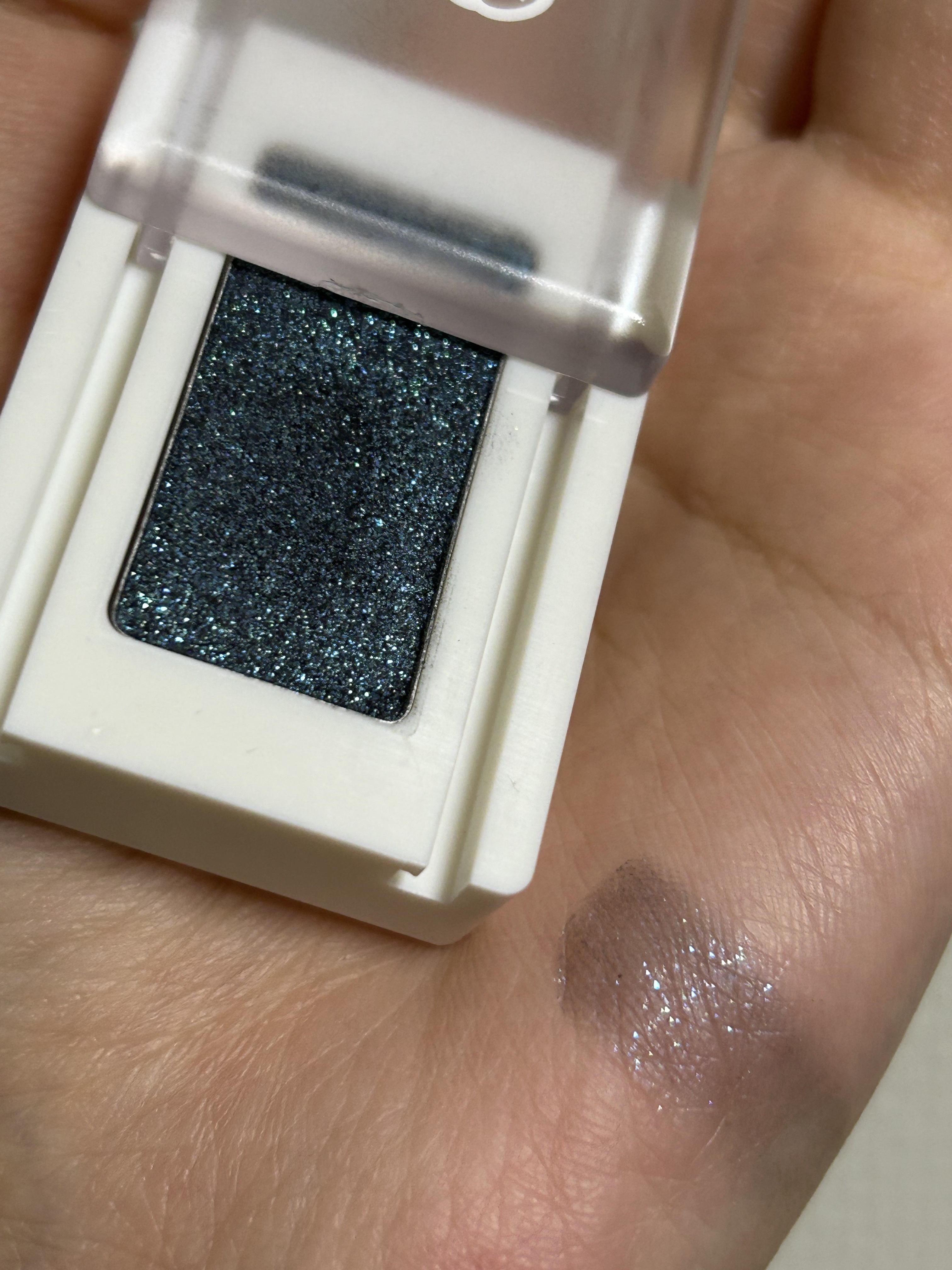 麻雀アイシャドウ/和粧/単色アイシャドウを使ったクチコミ（3枚目）