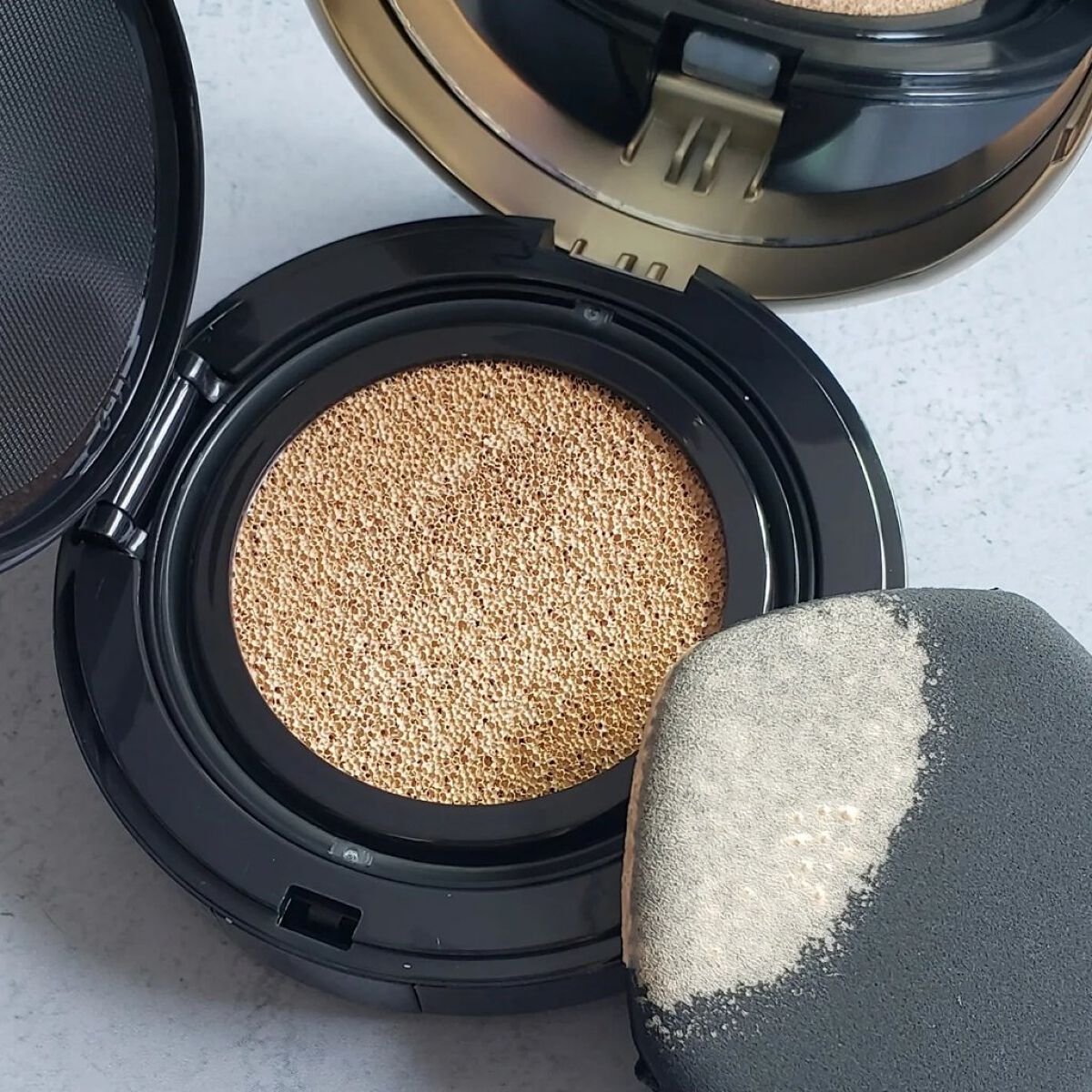 フローレス ルミエール ラディアンス パーフェクティング クッション/ローラ メルシエ/クッションファンデーションを使ったクチコミ(3枚目)